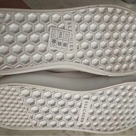 NWT Skechers White Slip-On Shoes - Picture 9 of 10